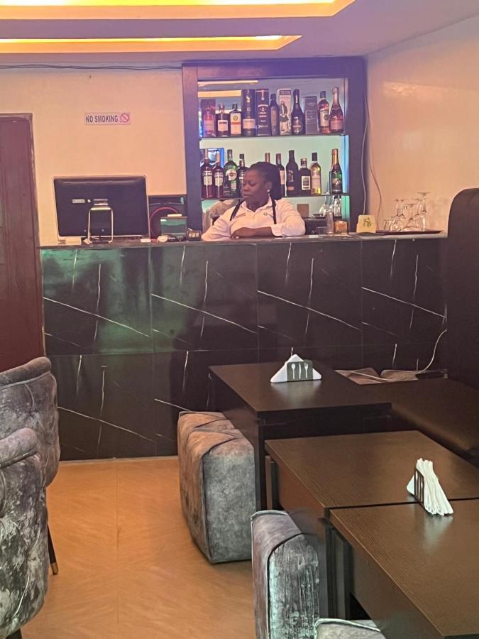 Thapunchline Hotels Ikeja Ngoại thất bức ảnh